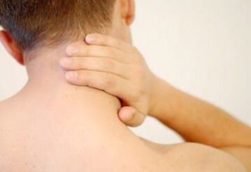 Die Osteochondrosis -Schmerzbehandlung wird mit Novocain -Blockade beseitigt